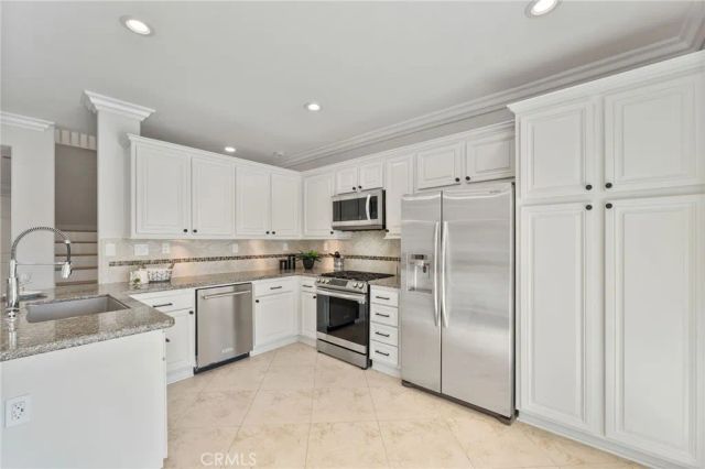 27 Feldspar Way, Rancho Santa Margarita, CA 92688