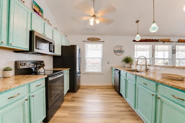 4235 San Jacinto Drive, Galveston, TX 77554