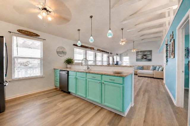 4235 San Jacinto Drive, Galveston, TX 77554