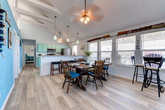 4235 San Jacinto Drive, Galveston, TX 77554
