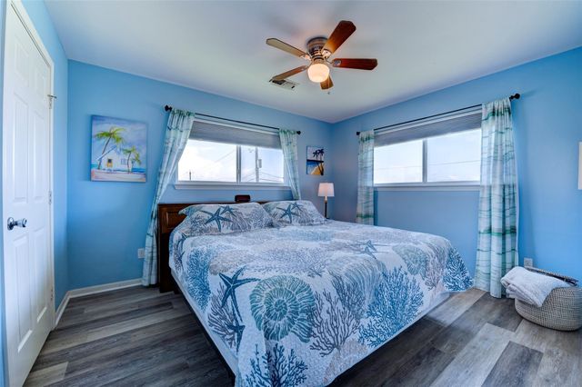 4235 San Jacinto Drive, Galveston, TX 77554