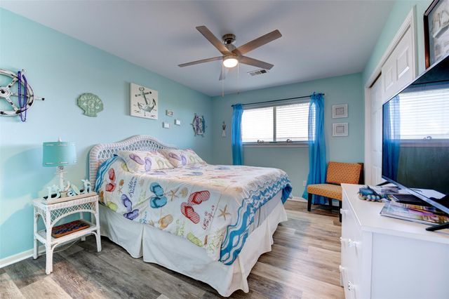 4235 San Jacinto Drive, Galveston, TX 77554