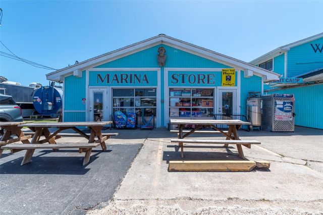 4235 San Jacinto Drive, Galveston, TX 77554