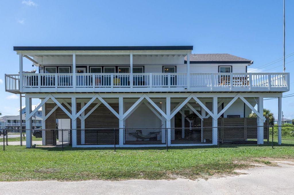 4235 San Jacinto Drive, Galveston, TX 77554