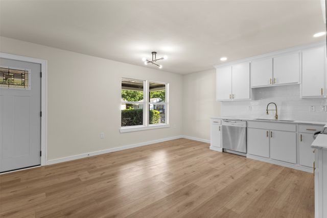 339 Avenue H, Dallas, TX 75203