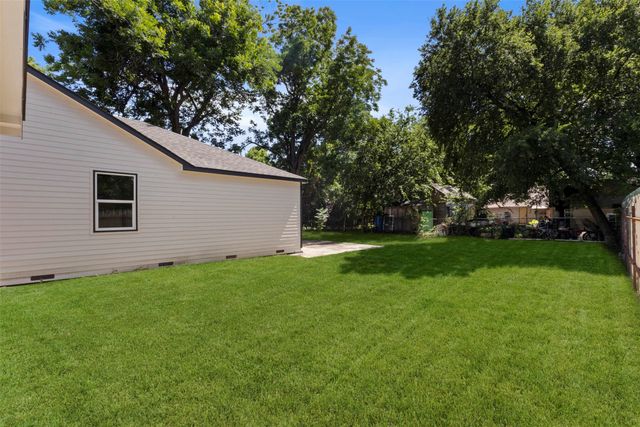 339 Avenue H, Dallas, TX 75203