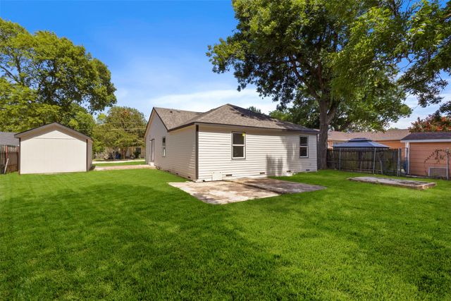 339 Avenue H, Dallas, TX 75203