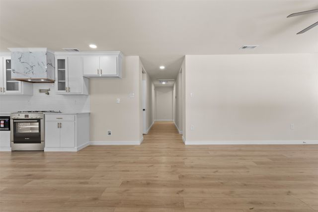 339 Avenue H, Dallas, TX 75203