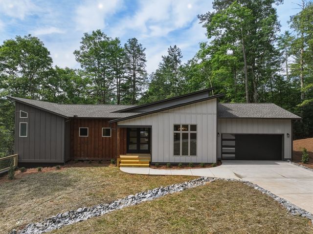 257 Gallery Court, Ellijay, GA 30540