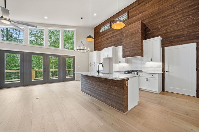 257 Gallery Court, Ellijay, GA 30540