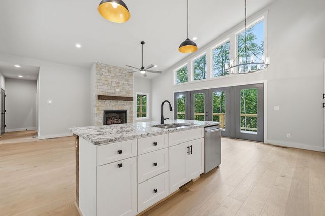 257 Gallery Court, Ellijay, GA 30540