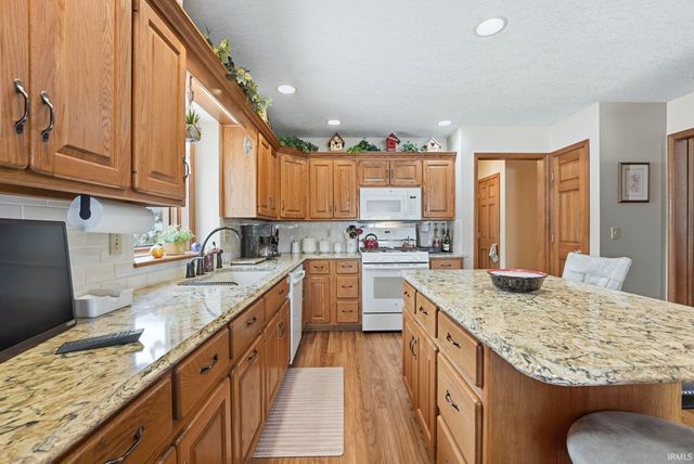 917 Lake Hill Court, Fort Wayne, IN 46845