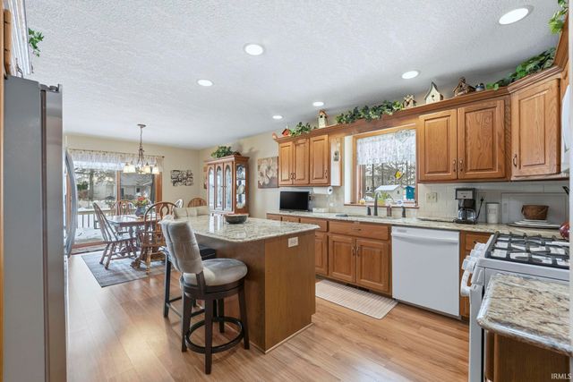 917 Lake Hill Court, Fort Wayne, IN 46845