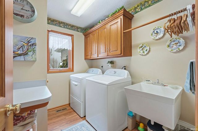 917 Lake Hill Court, Fort Wayne, IN 46845