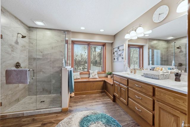 917 Lake Hill Court, Fort Wayne, IN 46845