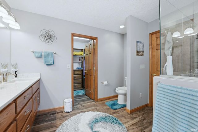 917 Lake Hill Court, Fort Wayne, IN 46845