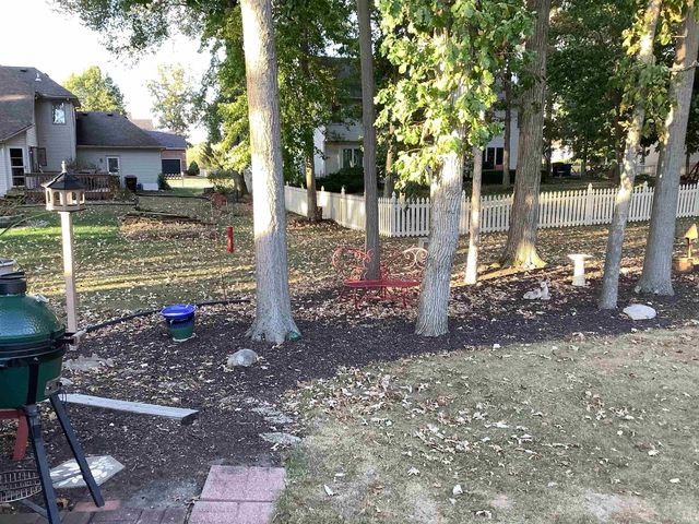 917 Lake Hill Court, Fort Wayne, IN 46845