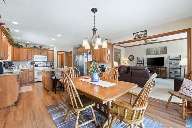 917 Lake Hill Court, Fort Wayne, IN 46845