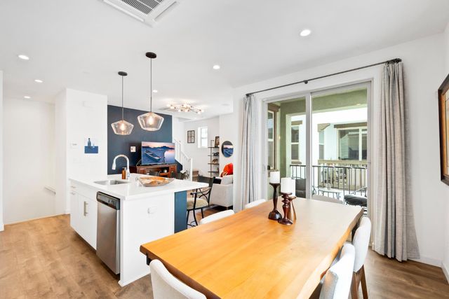 467 Tailoff Ln, Sacramento, CA 95818