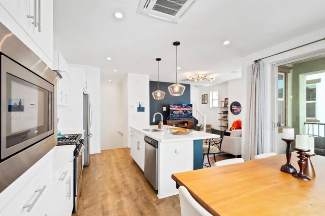 467 Tailoff Ln, Sacramento, CA 95818