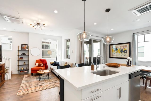 467 Tailoff Ln, Sacramento, CA 95818