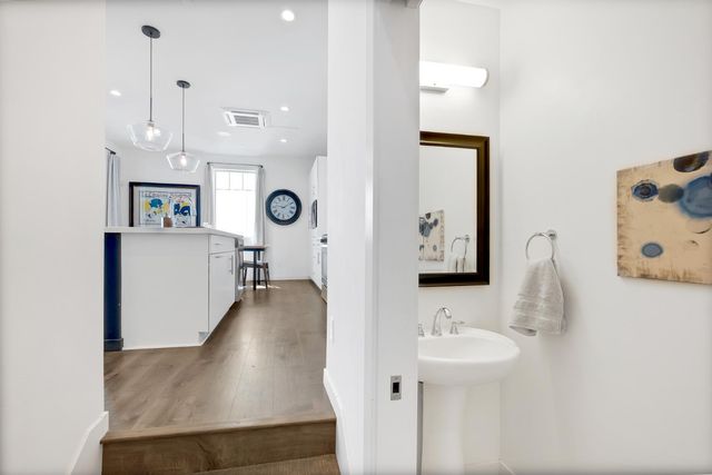 467 Tailoff Ln, Sacramento, CA 95818