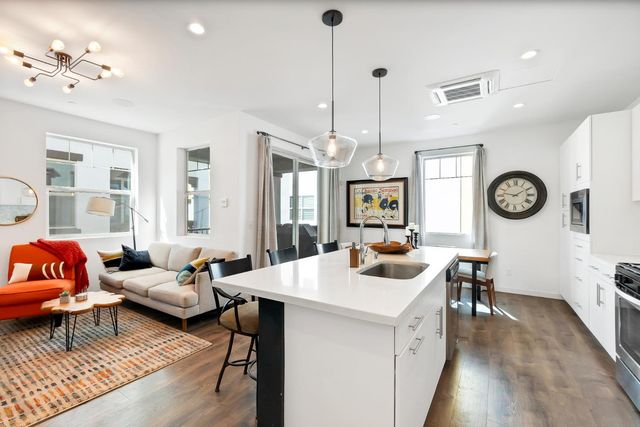 467 Tailoff Ln, Sacramento, CA 95818