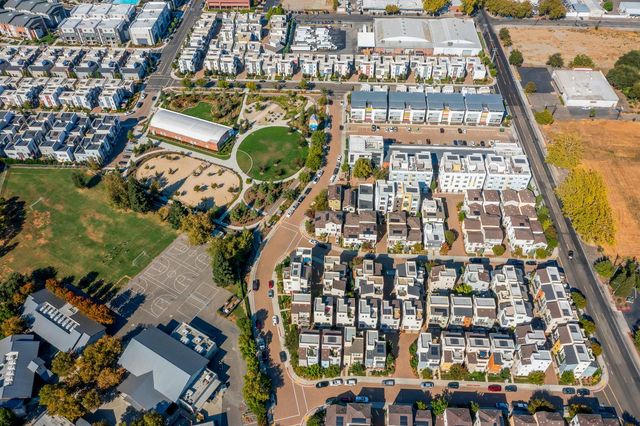 467 Tailoff Ln, Sacramento, CA 95818