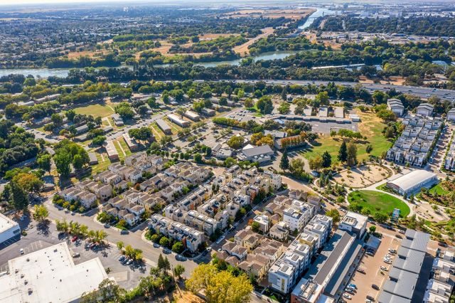 467 Tailoff Ln, Sacramento, CA 95818