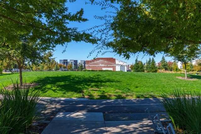 467 Tailoff Ln, Sacramento, CA 95818