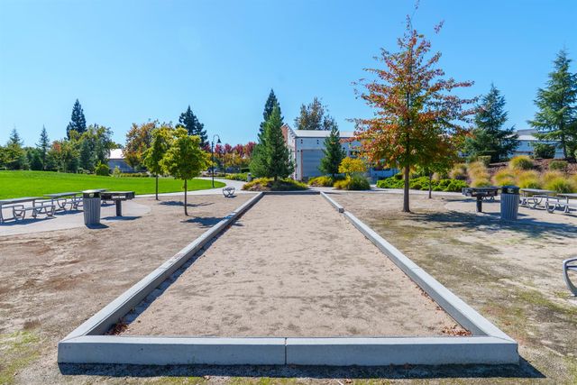 467 Tailoff Ln, Sacramento, CA 95818