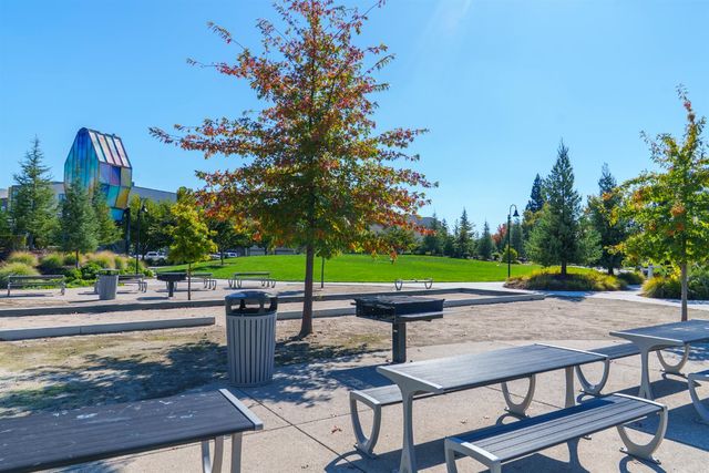 467 Tailoff Ln, Sacramento, CA 95818