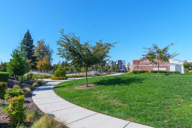 467 Tailoff Ln, Sacramento, CA 95818