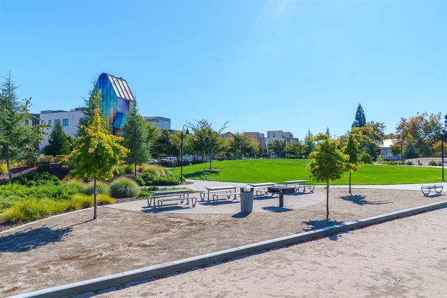 467 Tailoff Ln, Sacramento, CA 95818