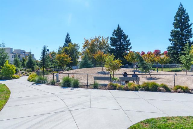 467 Tailoff Ln, Sacramento, CA 95818