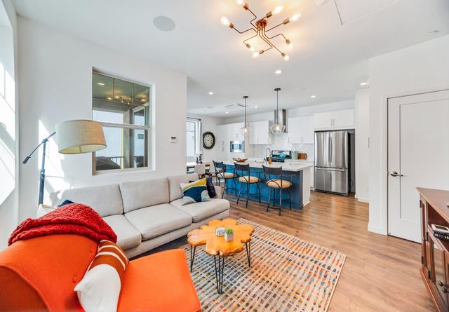 467 Tailoff Ln, Sacramento, CA 95818