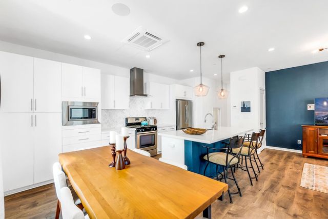 467 Tailoff Ln, Sacramento, CA 95818