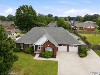 521 Katina Lane SW, Hartselle, AL 35640