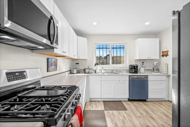 937 Cardenas Drive SE, Albuquerque, NM 87108