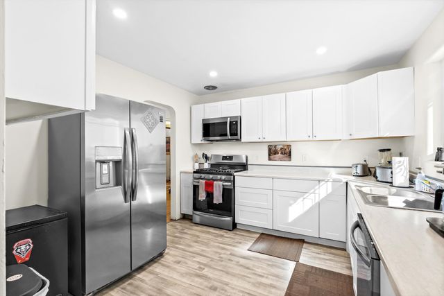 937 Cardenas Drive SE, Albuquerque, NM 87108