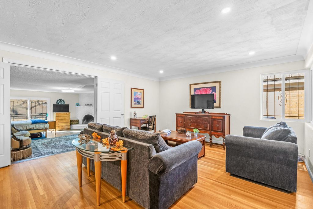 937 Cardenas Drive SE, Albuquerque, NM 87108