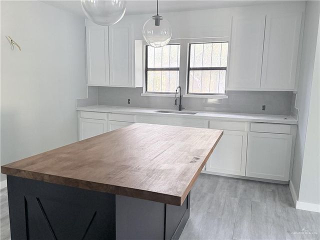 1907 Barreda Circle, Edinburg, TX 78542