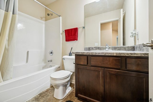 7371 N 165th Street, Bennington, NE 68007