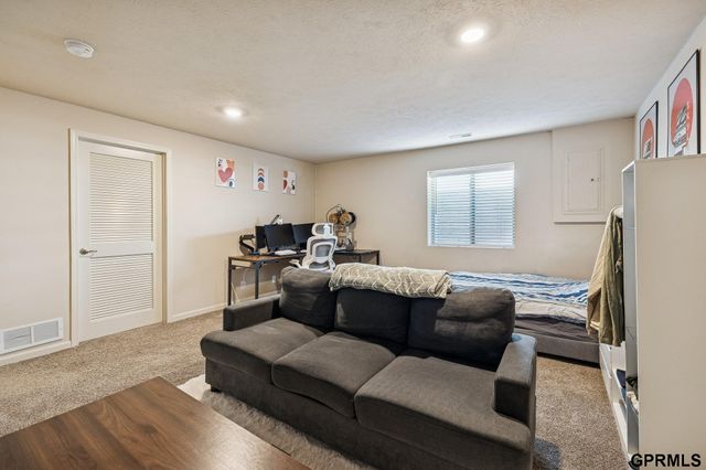 7371 N 165th Street, Bennington, NE 68007