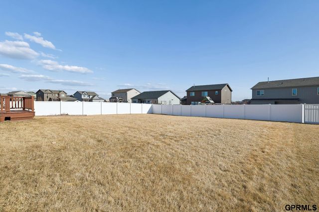 7371 N 165th Street, Bennington, NE 68007