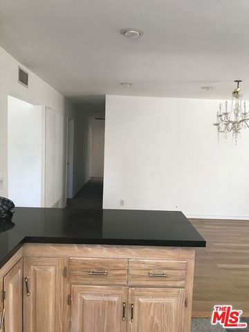 6721 Melba Avenue, West Hills (los Angeles), CA 91307
