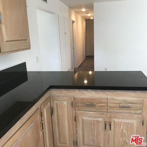 6721 Melba Avenue, West Hills (los Angeles), CA 91307