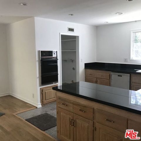 6721 Melba Avenue, West Hills (los Angeles), CA 91307