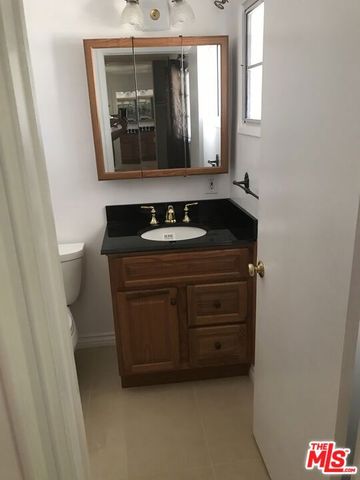 6721 Melba Avenue, West Hills (los Angeles), CA 91307