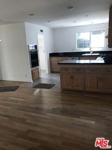 6721 Melba Avenue, West Hills (los Angeles), CA 91307